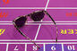 Les lunettes de soleil d'IR/ont marqué des verres de contact de cartes dans le tricheur de jeu